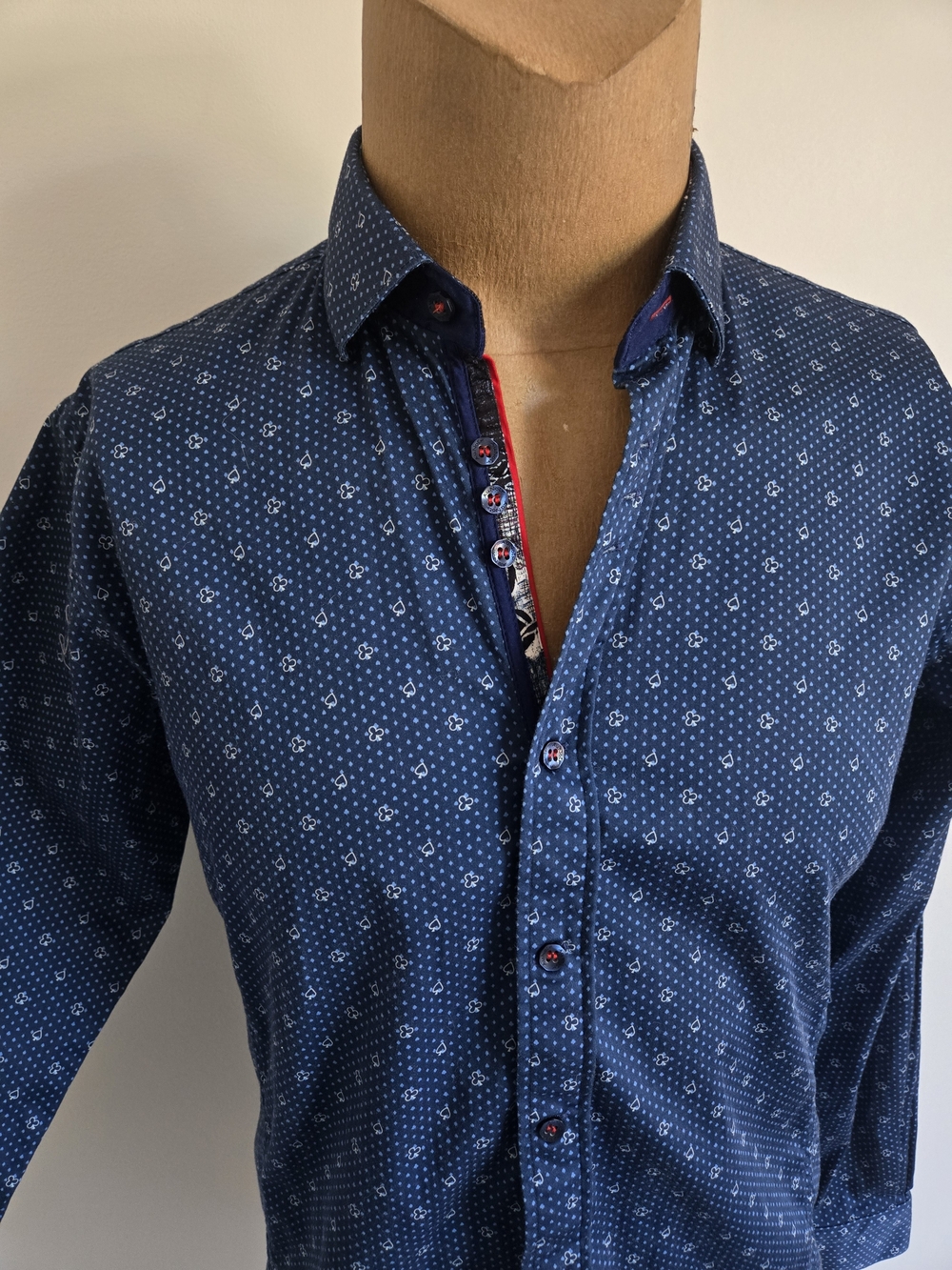 ♣️❤️♦️♠️Au Noir Card Suit Navy Shirt